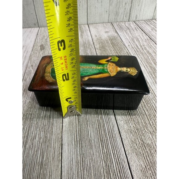 Vtg Russian Lacquered Trinket Jewelry Box Wood Painted Woman Black Hinged Lid 4" - Picture 13 of 15